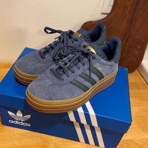 Adidas Gazelle bold sz 6.5 (fits like 7)